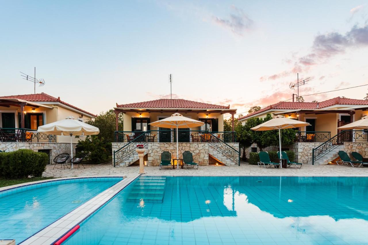 Dukes Poolside Houses Parálion Ástros 外观 照片