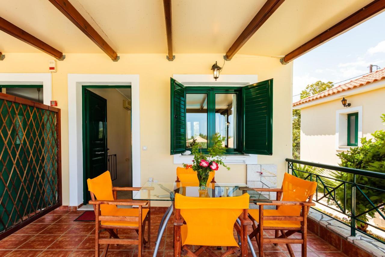 Dukes Poolside Houses Parálion Ástros 外观 照片