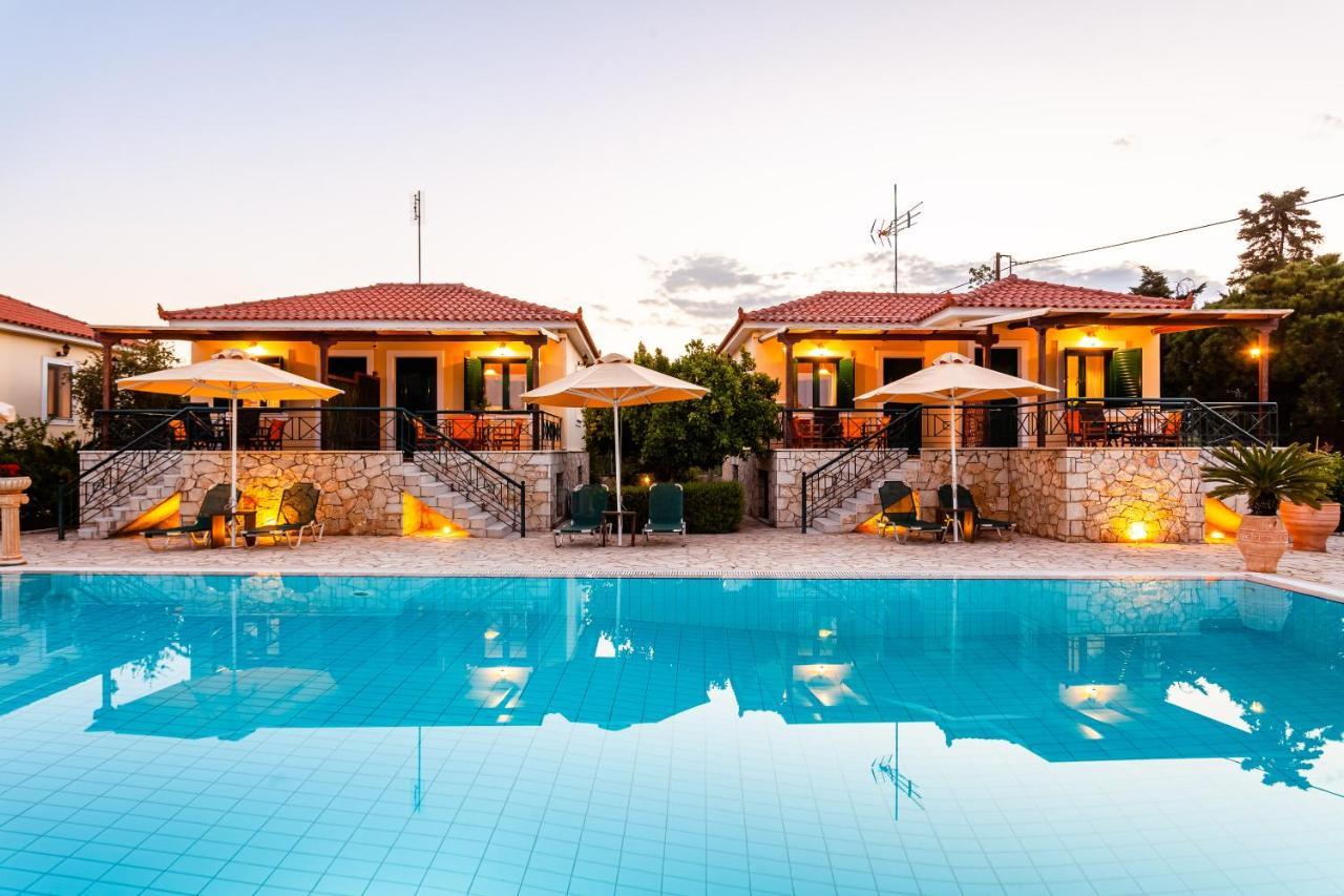 Dukes Poolside Houses Parálion Ástros 外观 照片