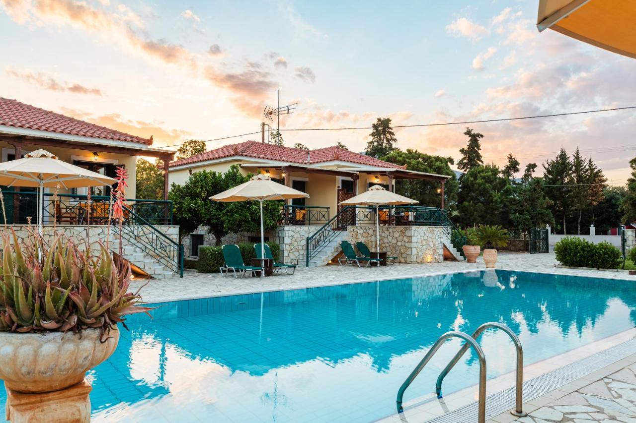 Dukes Poolside Houses Parálion Ástros 外观 照片